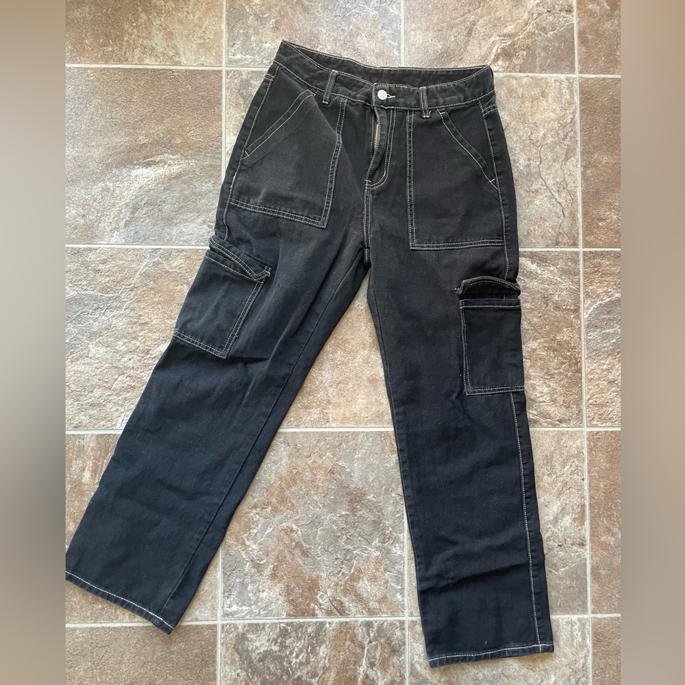 SHEIN black high waisted cargo pants with white stitching